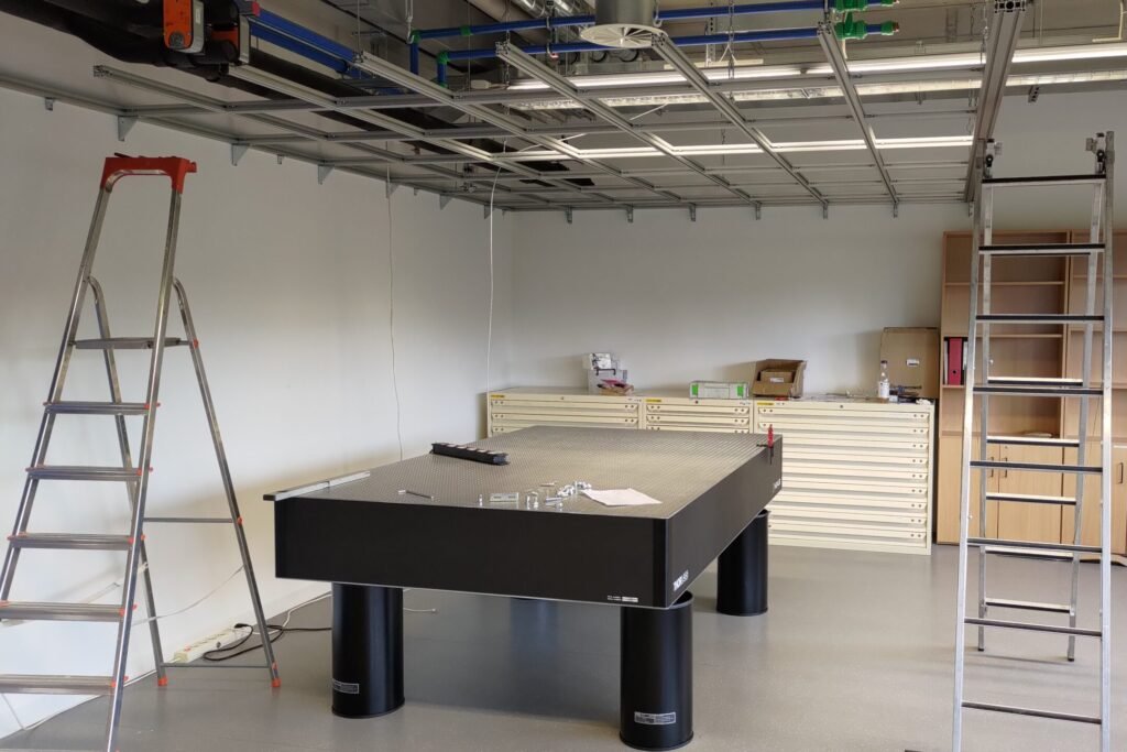 Construction work in the KahmannLab laser laboratory