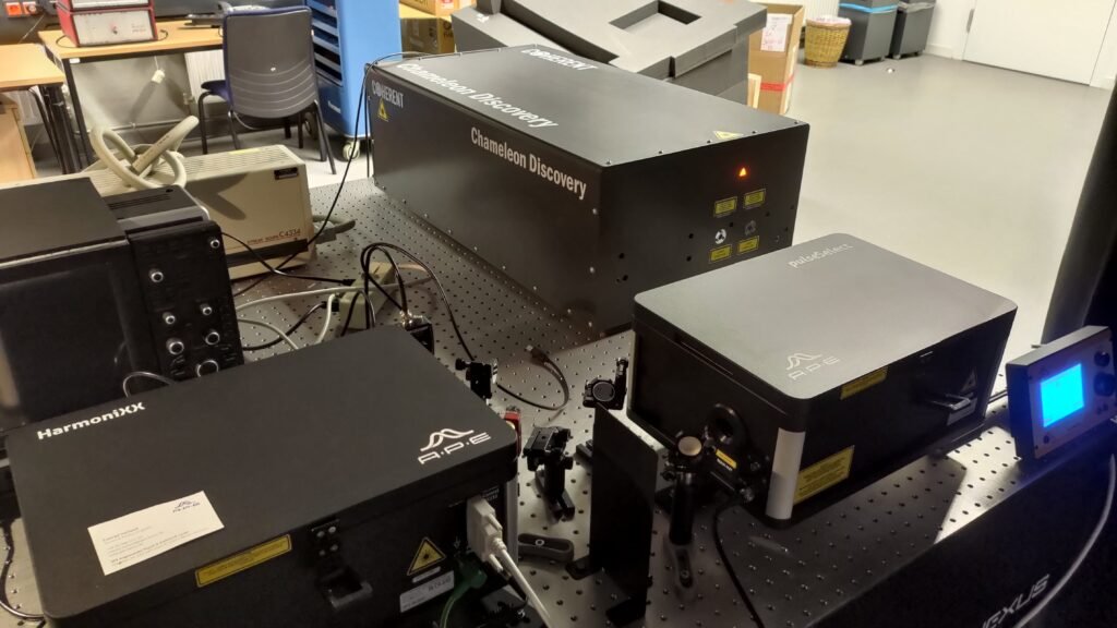 Installation of the KahmannLab femtosecond laser system